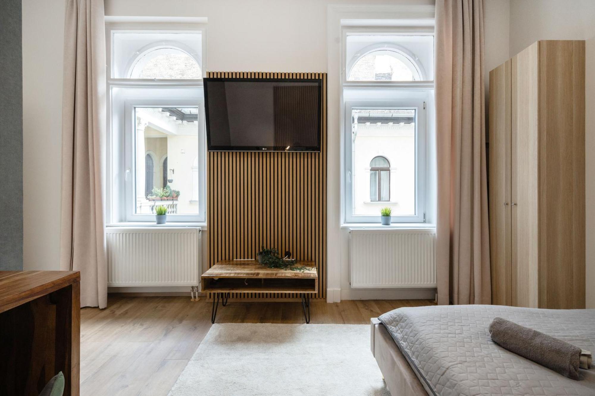 Sleek Downtown Living Apartment Budapest Exterior photo